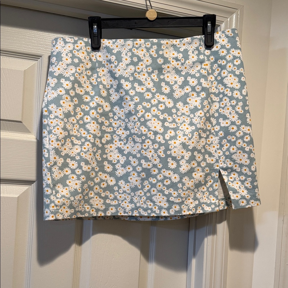 wild fable Daisy Print Mini Skirt in Light Blue and White